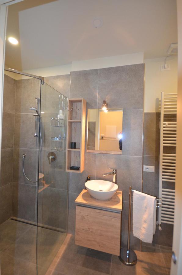Varennahouse Aston Apt Villa Exterior photo